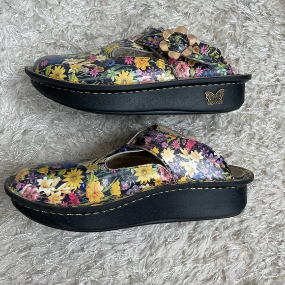 Alegria Classic Cultivate Floral Slip On Clog - Size 36 - Picture 5 of 8